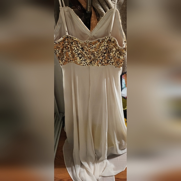 🧹High low dress🧹 - Picture 3 of 3